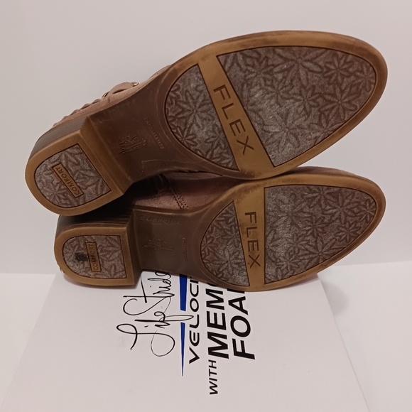 🔥 Life Stride Velocity with Memory Foam Adriana Booties Size 6.5 - Picture 10 of 10